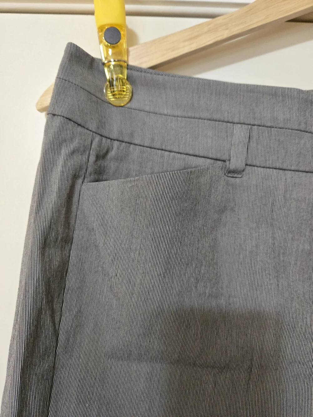 New York & Company Black Stretch Dress Capris Label Detail
